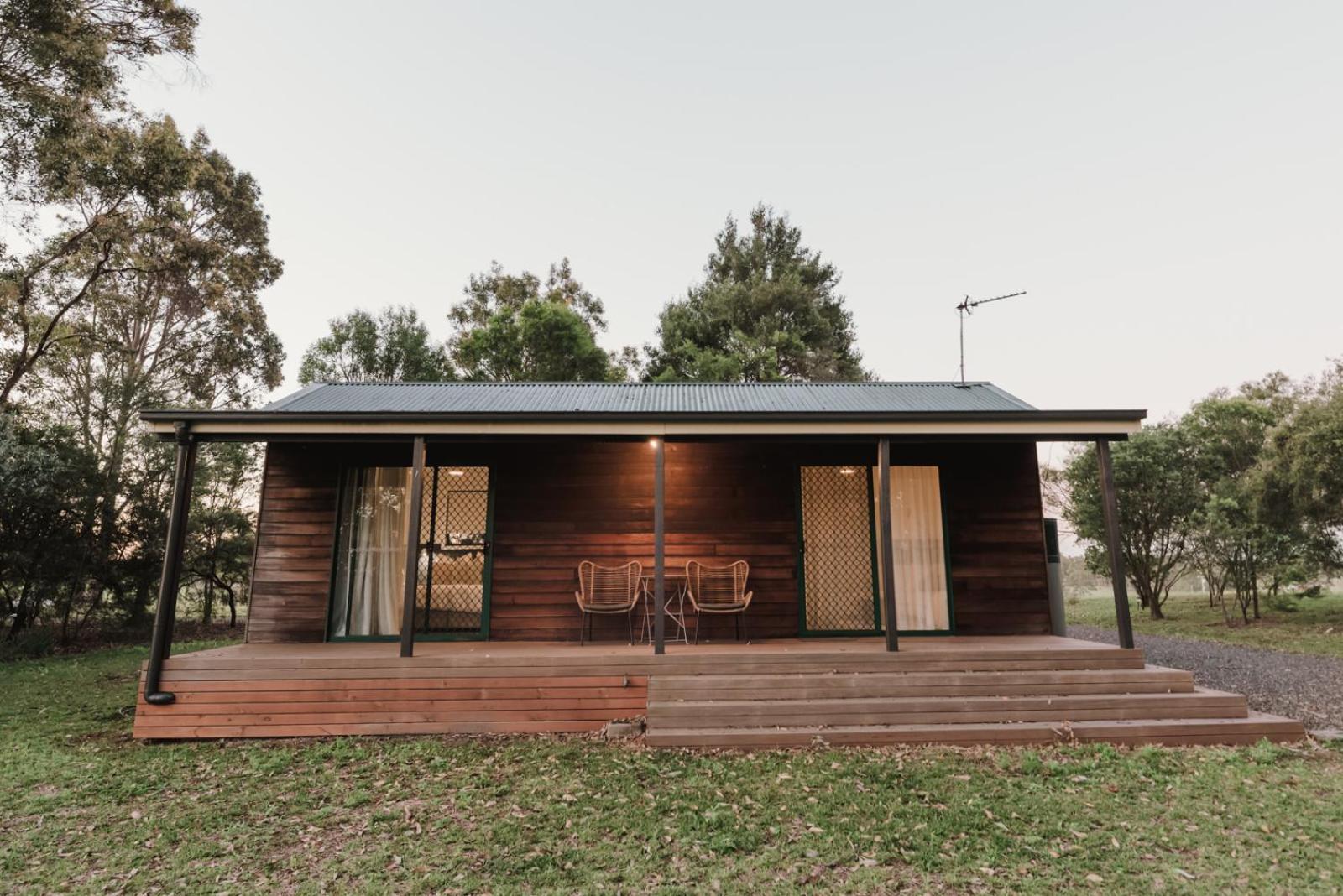Cabins At Lovedale Wedding Chapel Экстерьер фото